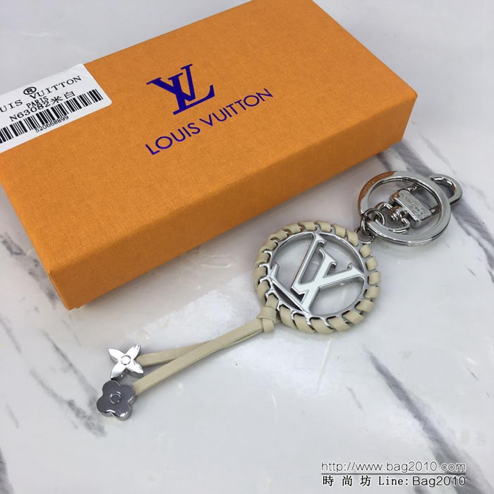 路易威登LV 頂級原單 M63082黑色 LV Circle為特色 Very包飾與鑰匙扣 鑰匙環 彈簧扣上刻有路易威登簽名字樣  ydh1039